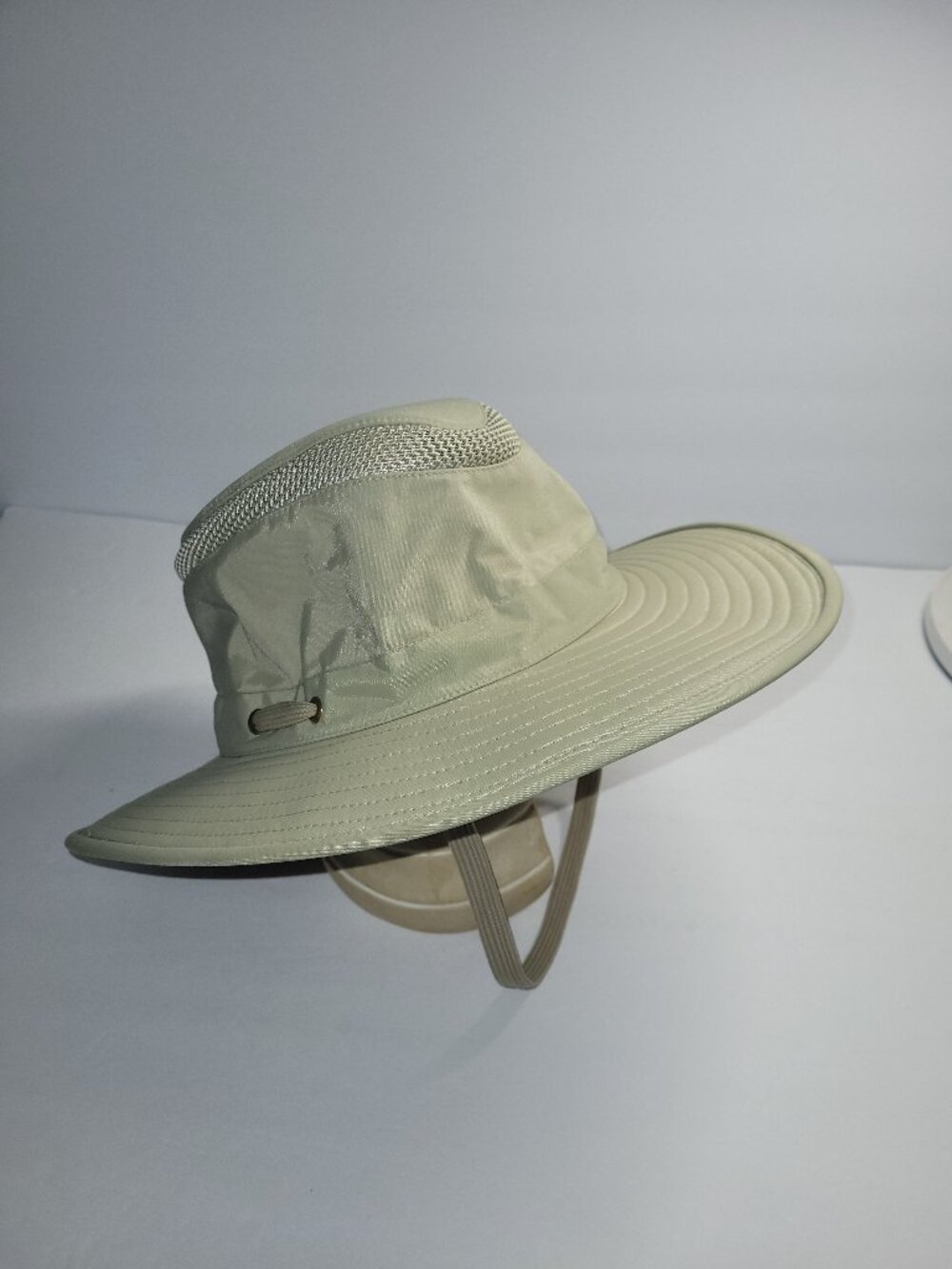 Tilley Hat Airflo Khaki Tan Men's Made in Canada Size 7 1/2 Endurables Guarantee